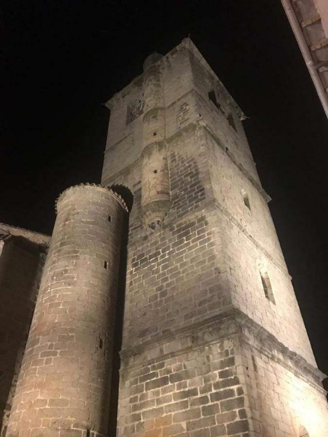 Los Callejones Arenas de San Pedro Kültér fotó